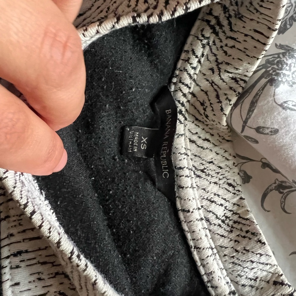 Clothes - Picture 11 of 16